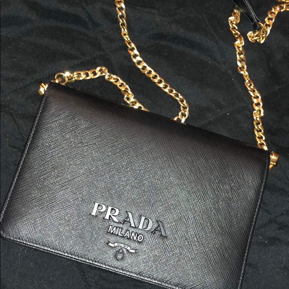 Black cross body bag or can make into clutch